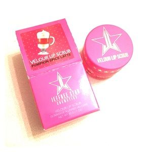 Jeffree Star lip scrub